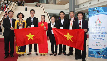 Đoàn HS Việt Nam dự thi Olympic hóa học 2014
